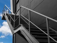 5 beneficios de las escaleras metálicas