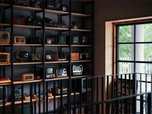 5 lugares donde los muebles metálicos marcan tendencia y aportan funcionalidad